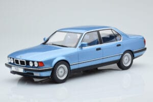 BMW 7er E32 730i Blau MCG 1:18
