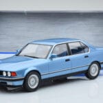 BMW 7er E32 730i Blau MCG 1:18