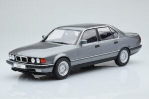 BMW 7er E32 740i Silber MCG 1:18