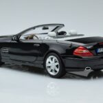 Mercedes SL500 R230 Schwarz Norev 1:18