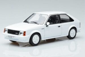 Opel Kadett D GTE Schrägheck Weiss MCG 1:18