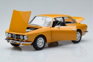 Alfa Romeo 1750 GTV Gelb Norev 1:18 187910 Metall – Bild 2 von 7
