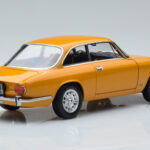 Alfa Romeo 1750 GTV Gelb Norev 1:18 - image 3 of 7