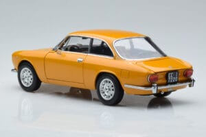 Alfa Romeo 1750 GTV Gelb Norev 1:18 187910 Metall – Bild 6 von 7