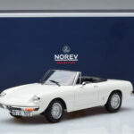 Alfa Romeo 2000 Spider Weiss Norev 1:18 - image 7 of 7