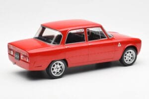Alfa Romeo Giulia Nuova Super Rot Custom Wheels MCG 1:18 MCG18333 Metall – Bild 2 von 6