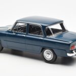 Alfa Romeo Giulia TI Petrol Blau Norev 1:18 - image 5 of 6
