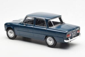 Alfa Romeo Giulia TI Petrol Blau Norev 1:18 187971 Metall – Bild 5 von 6