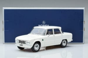 Alfa Romeo Giulia Ti Super Norev 1:18 187970 Metall – Bild 6 von 6