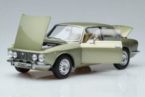 Alfa Romeo GTV 2000 Grün Limitierte Auflage Norev 1:18 187913 Metall – Bild 2 von 7