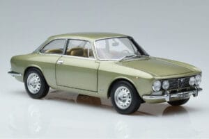 Alfa Romeo GTV 2000 Grün Limitierte Auflage Norev 1:18 187913 Metall – Bild 5 von 7
