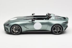 Aston Martin V12 Speedster Grün Metallic GT Spirit 1:18 GT906 Resin – Bild 3 von 6