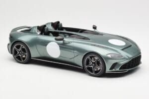 Aston Martin V12 Speedster Grün Metallic GT Spirit 1:18 GT906 Resin – Bild 4 von 6