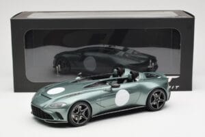 Aston Martin V12 Speedster Grün Metallic GT Spirit 1:18 GT906 Resin – Bild 6 von 6