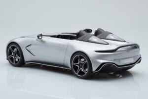 Aston Martin V12 Speedster Silber GT Spirit 1:18 GT430 Resin – Bild 5 von 6