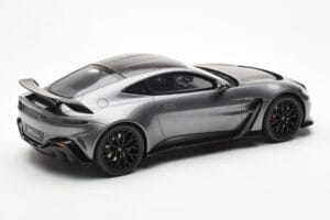 Aston Martin V12 Vantage Magnetic Silber GT Spirit 1:18 GT443 Resin – Bild 2 von 6