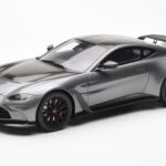Aston Martin V12 Vantage Magnetic Silber GT Spirit 1:18