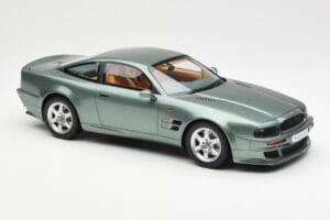 Aston Martin V8 Vantage Grün GT Spirit 1:18 GT345 Resin – Bild 4 von 6
