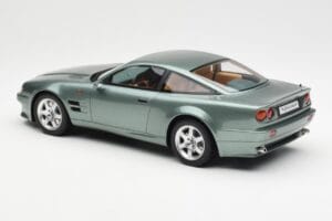 Aston Martin V8 Vantage Grün GT Spirit 1:18 GT345 Resin – Bild 5 von 6
