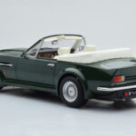 Aston Martin V8 Vantage Volante Grün GT Spirit 1:18 - image 5 of 6