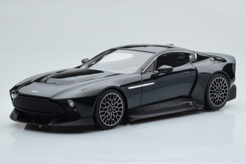 Aston Martin Victor Schwarz GT Spirit 1:18