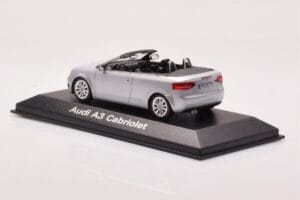 Audi A3 8P Cabriolet Silber Minichamps 1:43 5010803323 Metall – Bild 3 von 4