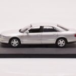 Audi A8 D2 Silber Grüner Streifen Minichamps 1:43
