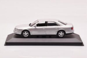 Audi A8 D2 Silber Minichamps 1:43