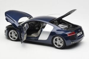 Audi R8 4.2 FSI V8 Blau Kyosho 1:18 09213BL Metall – Bild 5 von 8