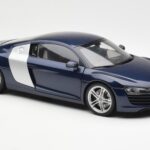 Audi R8 4.2 FSI V8 Blau Kyosho 1:18 - image 6 of 8