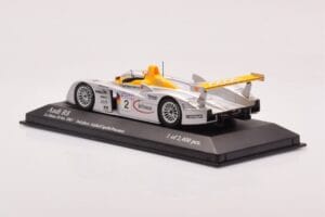 Audi R8 Infineon #2 L. Aiello / R. Capello / Pescatori 2nd Place 24 Hours of Le Mans 2001 Minichamps 1:43 400011202 Metall – Bild 3 von 4
