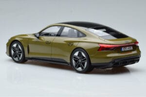 Audi RS E-Tron GT Olivgrün Norev 1:18 188380 Metall – Bild 5 von 6