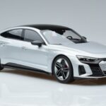 Audi RS e-tron GT Silber Norev 1:18 188381 Metall - image 4 of 6