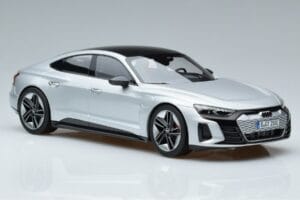 Audi RS e-tron GT Silber Norev 1:18 188381 Metall – Bild 4 von 6