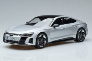 Audi RS e-tron GT Silber Norev 1:18 188381 Metall