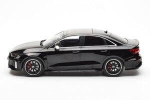 Audi RS3 8Y Limousine Schwarz MCG 1:18 MCG18450 Metall – Bild 3 von 6