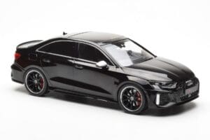 Audi RS3 8Y Limousine Schwarz MCG 1:18 MCG18450 Metall – Bild 4 von 6