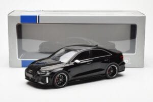 Audi RS3 8Y Limousine Schwarz MCG 1:18 MCG18450 Metall – Bild 6 von 6