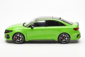 Audi RS3 8Y Limousine Grün MCG 1:18 MCG18449 Metall – Bild 3 von 6