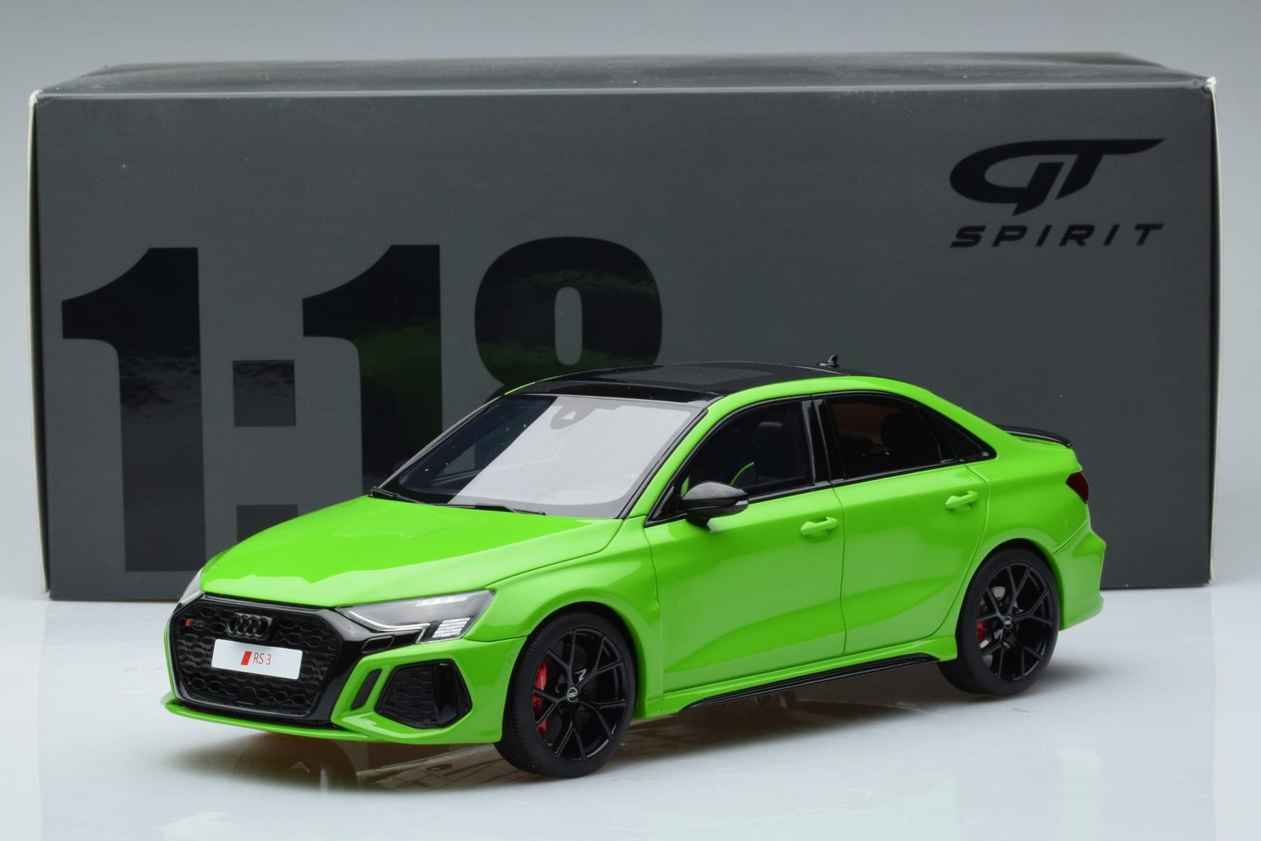 Audi RS3 8Y Limousine Grün GT Spirit 1:18 GT414 Resin – Bild 6 von 6