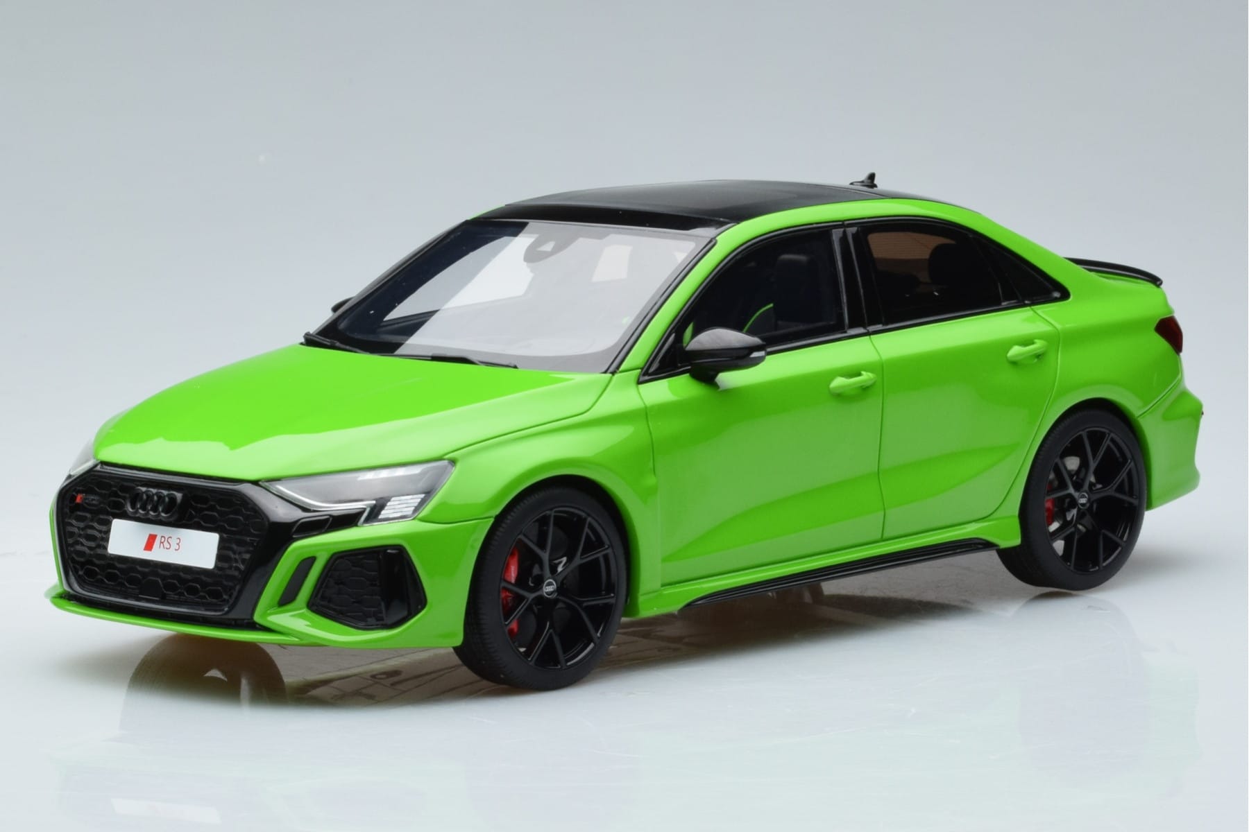 Audi RS3 8Y Limousine Grün GT Spirit 1:18 GT414 Resin