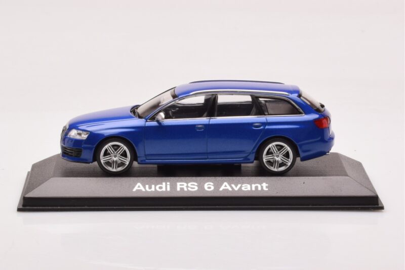 Audi RS6 C6 Sepang Blau Minichamps 1:43