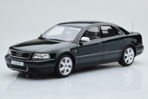 Audi S8 D2 Grün Otto 1:18