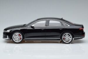 Audi S8 D5 Mythos Schwarz Asia Edition GT Spirit 1:18 CLDC019 Resin – Bild 3 von 6