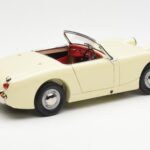 Austin-Healey Sprite Mk I Open Old English Weiss Kyosho 1:18 - image 3 of 8