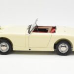 Austin-Healey Sprite Mk I Open Old English Weiss Kyosho 1:18 - image 4 of 8