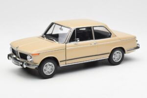 BMW 2002 Ti E10 Sahara Beige Kyosho 1:18