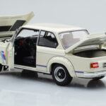 BMW 2002 Turbo Weiss Kyosho 1:18 - image 3 of 8