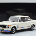 BMW 2002 Turbo Weiss Kyosho 1:18 - image 8 of 8