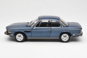 BMW 3.0 CSi E9 Blau Metallic AUTOart 1:18 70672 Metall – Bild 4 von 8
